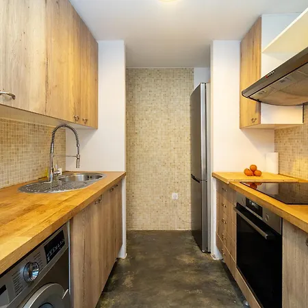 Whome Mid-term Prime Location For D Nomads & R Workers Дом отдыха *